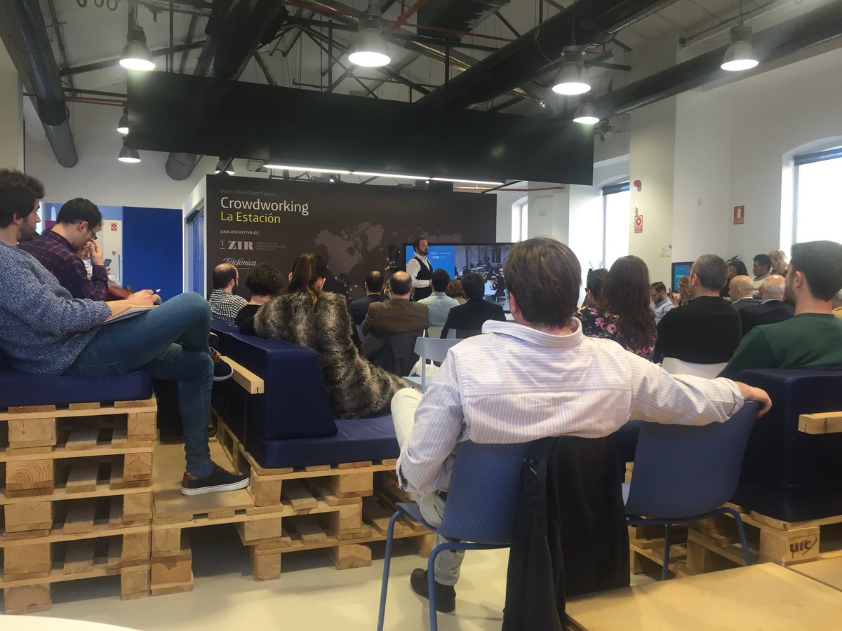 TZIR_'s tweet photo. Empieza el #monólogo de @AlexODogherty sobre #emprendimiento #TOPEmprende #DiaMundialdelEmpendedor @fundacionTef @OpenFuture_ https://t.co/sTR0XeAxyu