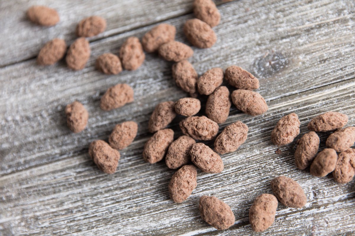 ococoachocolate's tweet photo. These salted caramelized almonds are the perfect pick-me-up treat! We dare you to eat just one... https://t.co/wSUX63w8e6