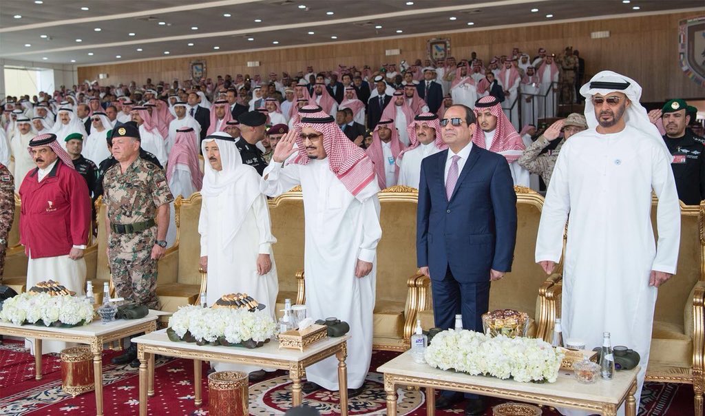almlllk's tweet photo. #خادم_الحرمين_الشريفين يرعى فعاليات ختام تمرين "#درع_الخليج_المشترك1 " الذي يعد الأكبر من نوعه في المنطقة من حيث عدد قوات الدول المشاركة والعتاد العسكري واستمر لمدة شهر .
#سلمان_ومحمد_صنعو_التاريخ https://t.co/97Mvwhobpr