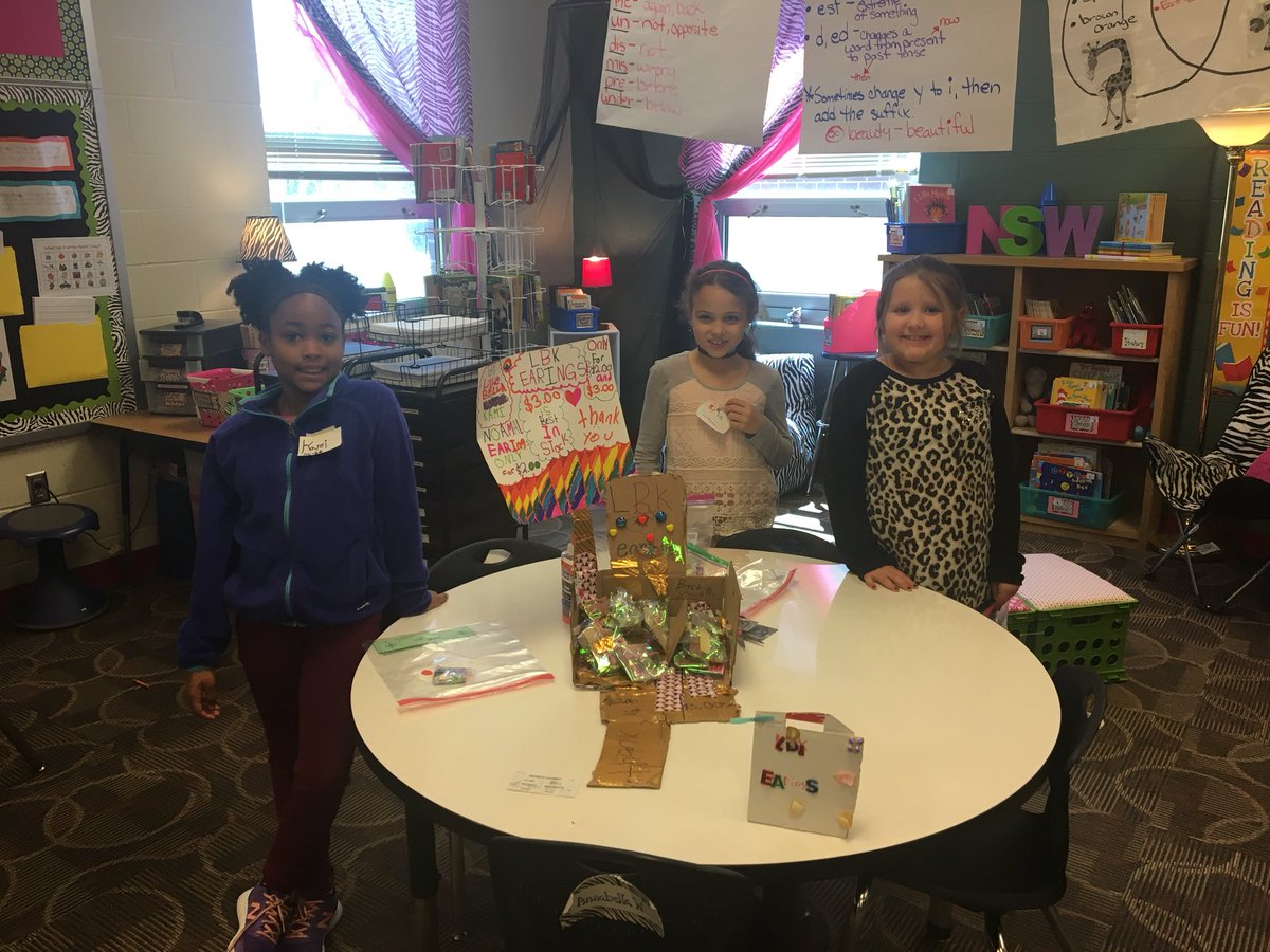 MrsWhite41's tweet photo. Consumers and producers at their finest! #lpsleads #kbcougars https://t.co/TYulDmx81U