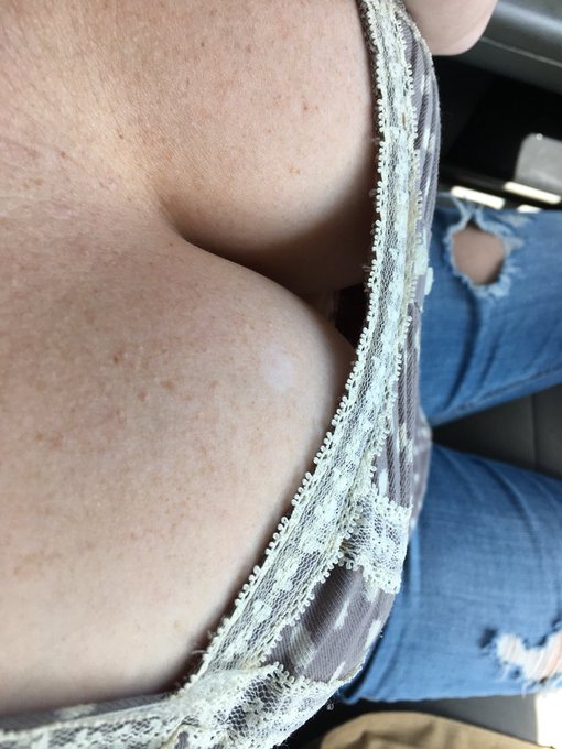 Extra airbags. #SafetyFirst https://t.co/4Xm43mGNaE<a href="/tag/safetyfirst"class="tags">#SafetyFirst</a>