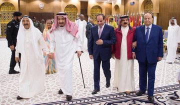 almlllk's tweet photo. #خادم_الحرمين_الشريفين يرعى فعاليات ختام تمرين "#درع_الخليج_المشترك1 " بحضور أصحاب الجلالة والفخامة والسمو قادة وكبار ممثلي 25 دولة شقيقة وصديقة مشاركة في التمرين.
#سلمان_ومحمد_صنعو_التاريخ https://t.co/LNGVHlzKZs