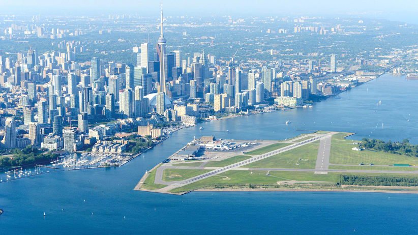SportsLineHotel's tweet photo. CNN World's Most Scenic Runways
Billy Bishop Toronto City Airport 
Oh Canada !   🍁
 https://t.co/0unS8pE0mt https://t.co/H2EEWnqtAt