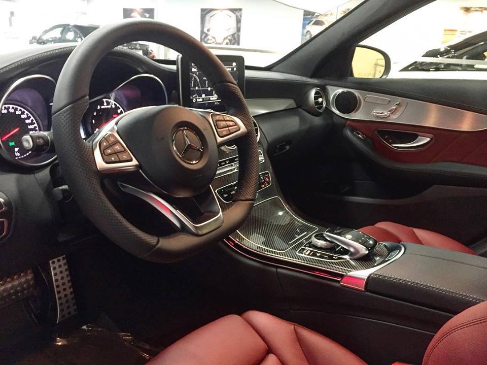 MercedesBenzNY's tweet photo. An interior that is set to excite you the moment you open the driverβs door. π€© The #CranberryRed leather interior, paired with #CarbonFiber accenting, makes the #AMG #C43 thatβs in our showroom that much more exhilarating! https://t.co/PPPoUOJ2Uz