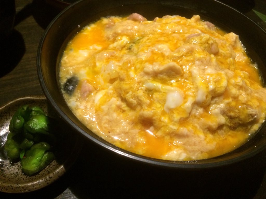 カピバラ温泉 究極の親子丼の卵がトロトロで美味しかったです 全体的に上品なお味 焼き鳥は香ばしくてジューシー そして奈々さんのサイン飾られていました 優しい笑顔の店長さんでした T Co Rgx0slxyez T Co Epcyp6zvdr T Co