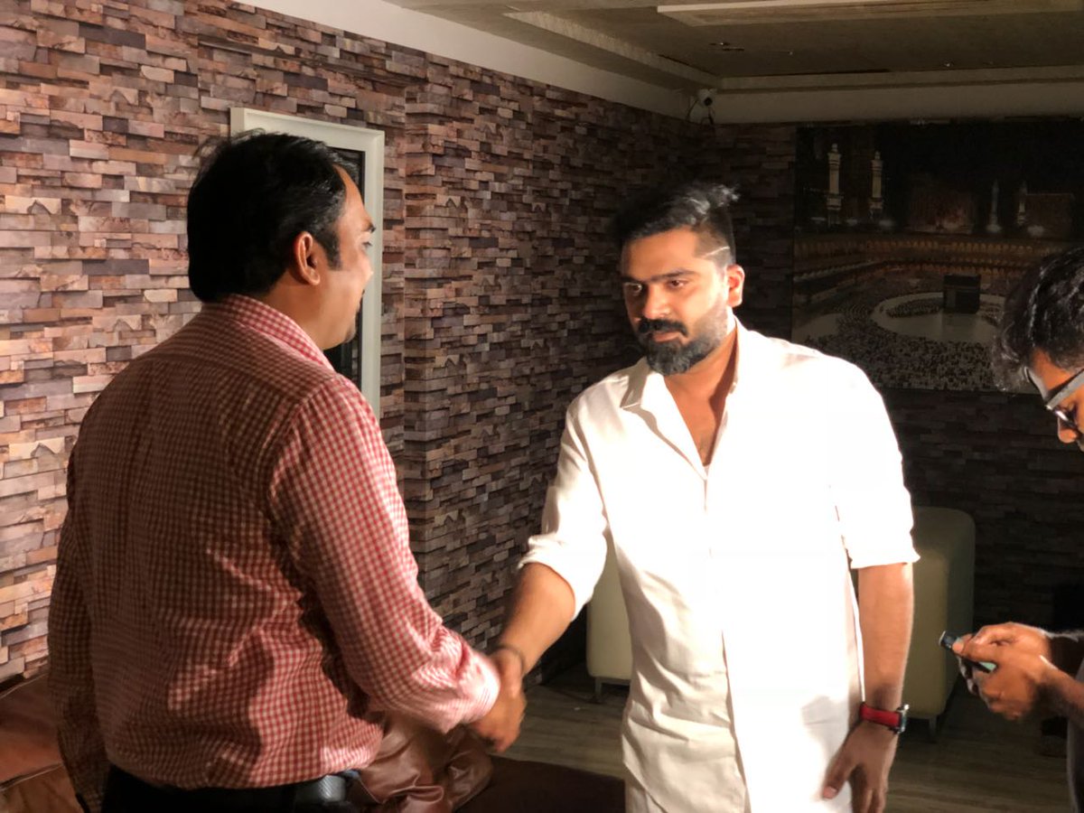UVCommunication's tweet photo. Super cool pic's of #STR..
Exclusive Interview with @RangarajPandeyR in @ThanthiTV .. Coming Soon..!! #Simbu
#UniteForHumanity #STRunites @proyuvraaj https://t.co/4whGV8ONRE