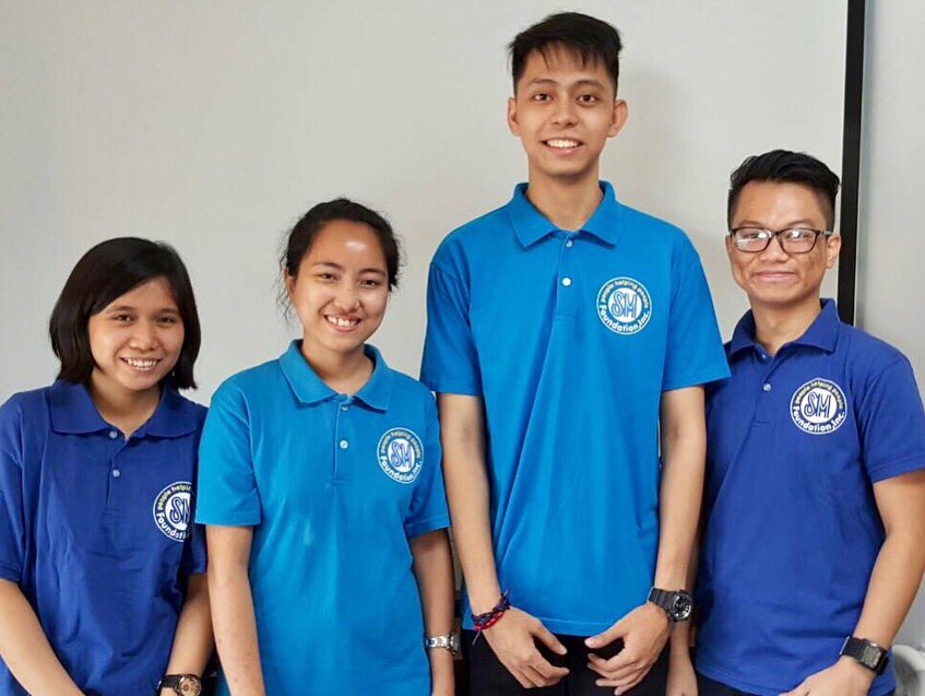 SMFoundationInc's tweet photo. Congratulations to our four SM scholars from FEU who passed the Electronics Engineering (ECE) Board Exams!👏🏼 Special shoutout to John Felix Limbo and Katherine Velasquez, who both placed at Top 7!🙌🏼 Thank you for visiting us today with Maricar Bagtas and Donn Camus!💙 https://t.co/hPpFIHTCtT
