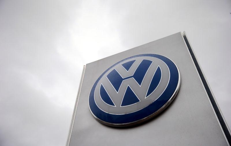 Reuters's tweet photo. VW's trucks division open to buying majority of Navistar: CFO https://t.co/Gq9HCsPmeQ https://t.co/PdG4MhJqKy