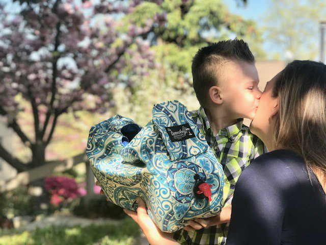 theswankey's tweet photo. Show Mom Some Love! https://t.co/qNWvKpT4ik https://t.co/bRjKMZPETg
