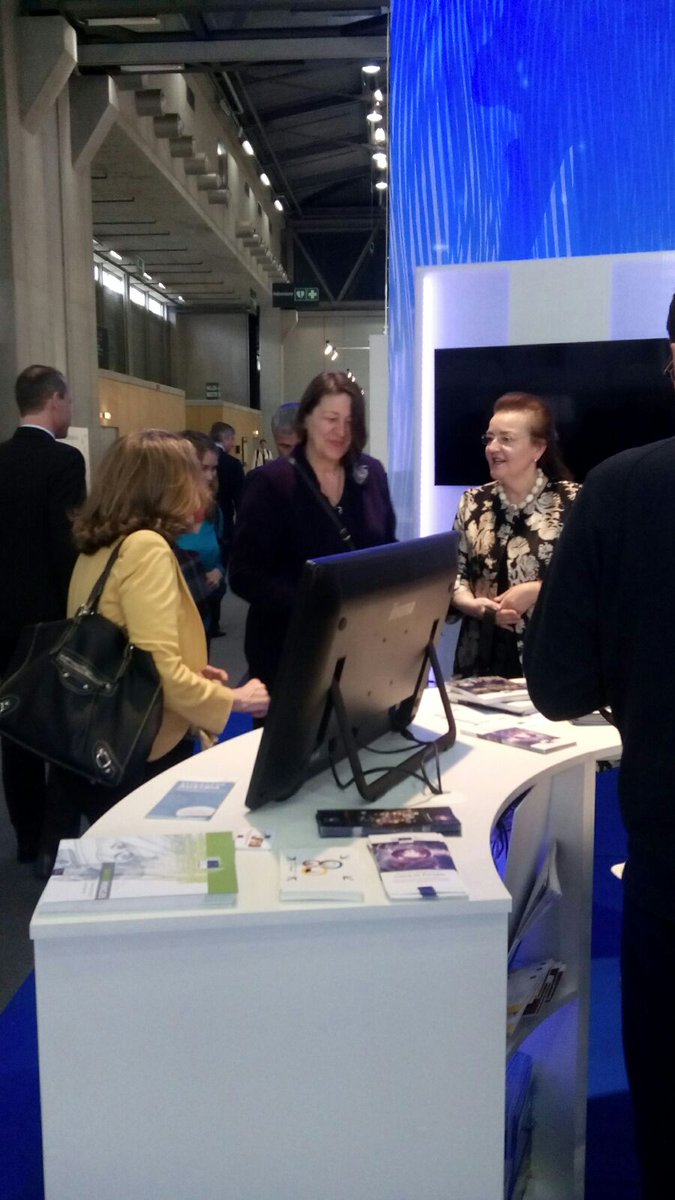 cinea_eu's tweet photo. Commissioner @Bulc_EU visiting the 🇪🇺stand at #TRA2018 and presentations of various #H2020transport projects, including @SocialCar_RDI @interACT_EU #EUlive #DownToTen https://t.co/EToaAT9R7r