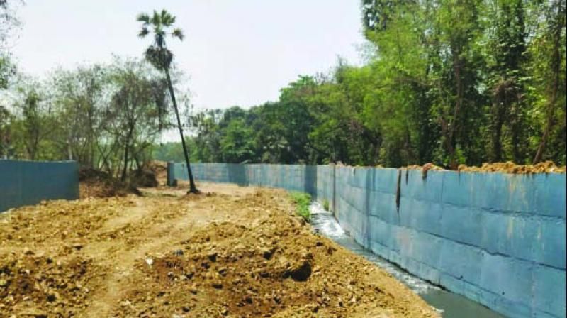 IndianRiverz's tweet photo. Is this how you will save rivers of Mumbai @AfrozShah1 @GreenStalin @tajmahalfoxtrot @ShivSena @Dev_Fadnavis @AUThackeray @ashokepandit  @narendramodi 
#SaveOshiwara
#SaveAarey
#LetMumbaiBreathe https://t.co/mCuRn73Ghe