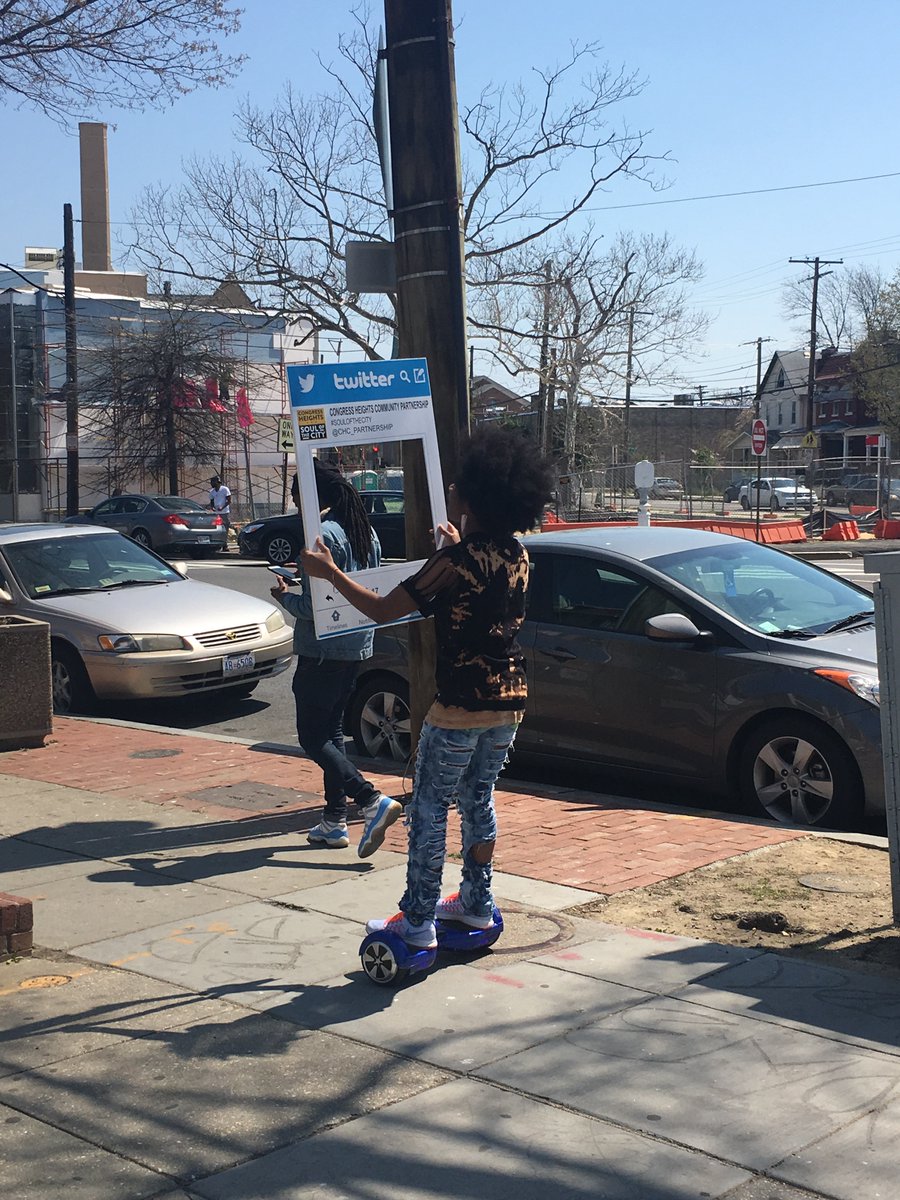 Destination_CH's tweet image. #MondayMotivation Live free and take care of your community. This past weekend residents, business owners s d just kind people came together to clean up the communities we live and work in. @CleanCityDC @SmallBizDC @CHCTDC #ward8dc #DestinationCongressHeights