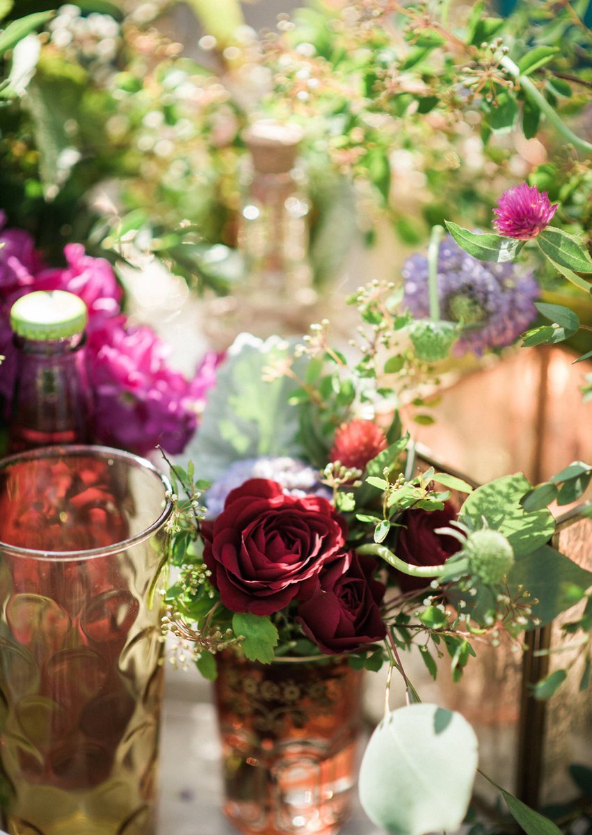 Snowstorm have you feeling down? Cheer up with fresh smelling flowers, for free! To win a free 25 dollar gift card, share this post and follow our Facebook page! Winners are being announced tonight at 6pm.