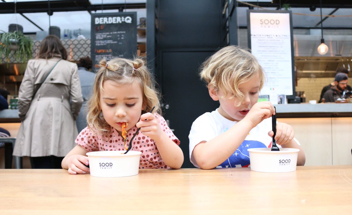 oldspitalfields's tweet photo. Our first #SpringRising after-school childrenβs workshop starts at 5pm today, creating hot air balloons with #PomegranArt, followed by food from #SoodFamily -workshops and supper clubs every Monday for the next 7 weeks... https://t.co/kfyOY9Rbr7 https://t.co/3Kd3A9GNQ7