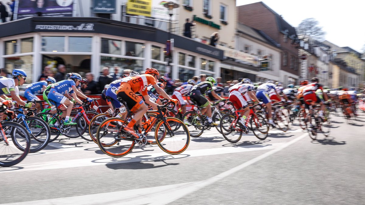 Afgelopen vrijdag deed RTLZ verslag over fietsen in Zuid-Limburg voorafgaand aan de #AGR. Strekking van het verhaal; Wat als je minder fanatiek bent, maar toch fietskriebels krijgt na het zien van de Limburgse koers? bit.ly/2vfQh1v