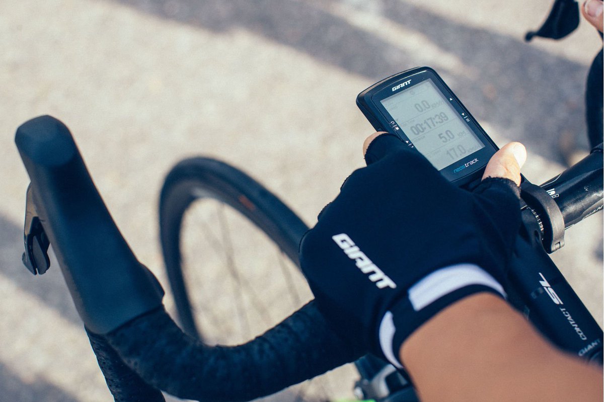 GiantUK's tweet photo. “The NeosTrack is a powerful little unit. It does all the important stuff well: facilitating uploads, route planning and presenting your data in detailed easy-to-read graphs.”

 4/5, BikeRadar

 https://t.co/WS8qwnDq4s https://t.co/Qs5LZtrGLH
