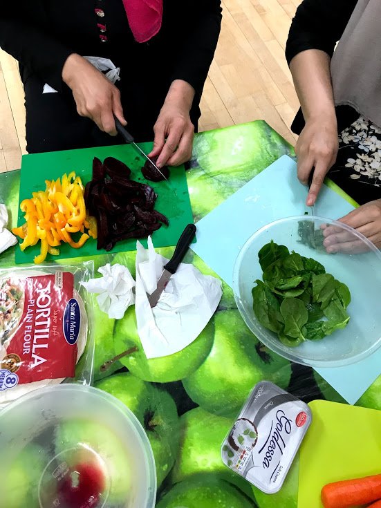 savefoodkirk's tweet photo. This Wednesday there will be free Save Food workshops at the Demonstration Zone,Queensgate Market, Hudds. Start times 10am, 12pm and 2pm (for an hour and a half).  DM to book &amp; learn how to save money, cook with leftovers, store food &amp; have the right portion sizes #foodwaste https://t.co/RHSoblI6uq