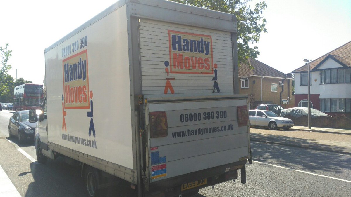Happy #Monday dear #Londoners &amp; #movers to or from the #UK 🇬🇧🌏🚛
The beginning of the #newweek might not be the #besttime for #planning a #houseremoval #movinghouse or #removals of any kind, but our #handy #movers team is here to help you #anyday and #anytime! 💫🚛🏠🤗