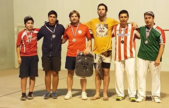En la tarde de ayer,  se dio  término al Campeonato Nacional de Pelota Vasca, desarrollado en el Stade Francais, donde una vez más pudimos presenciar el buen nivel  de los competidores, en la disciplina Paleta Goma. 
LEER MÁS EN pelotavasca.cl/noticia/70-cam…
