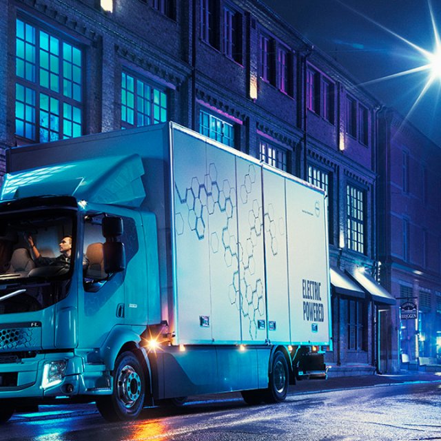 MagnussonPia's tweet photo. Can electric trucks lead to less traffic congestion? https://t.co/ASZg24NA8T https://t.co/gRiVpqP6Mc