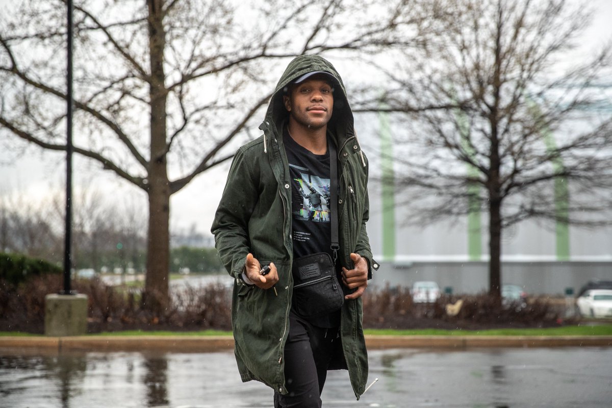 Eagles's tweet photo. Back in the building.

#FlyEaglesFly https://t.co/jWz1gXo3W3