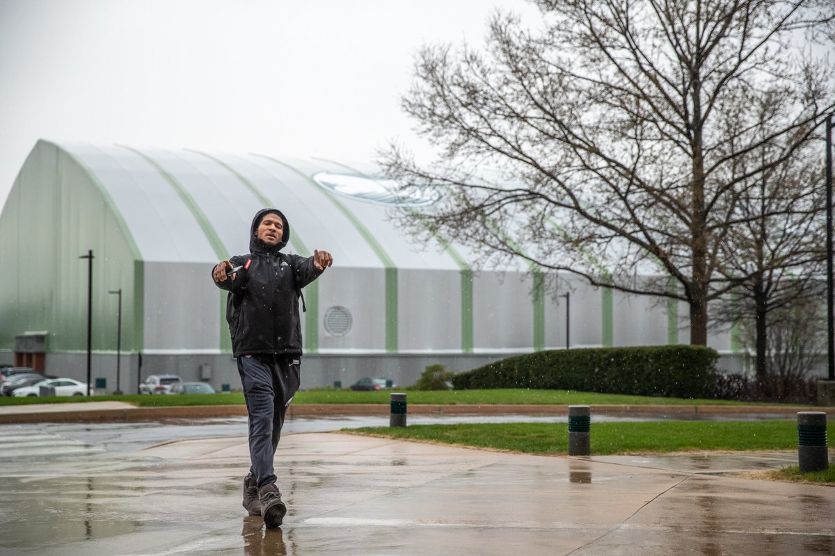 Eagles's tweet photo. Back in the building.

#FlyEaglesFly https://t.co/jWz1gXo3W3