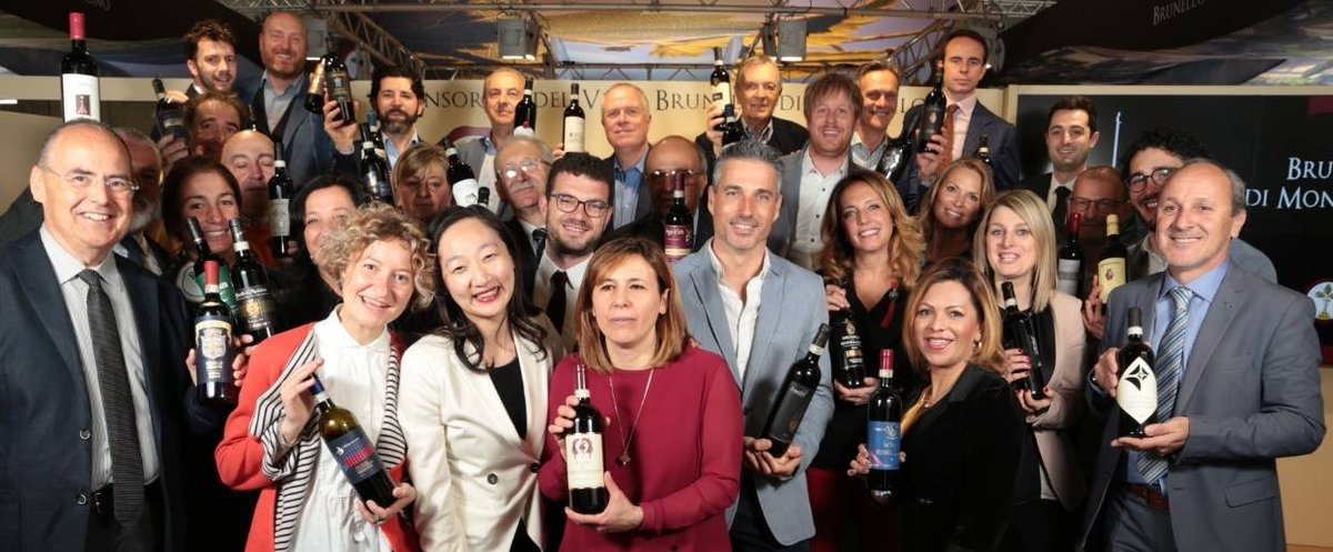 ConsBrunello's tweet photo. Aspettando #BrunelloLibrary…I produttori di #Montalcino scommettono su #Taiwan #Vinitaly2018 #BrunelloaVinitaly https://t.co/RifyWMGzTp https://t.co/r2HTZoGMUK