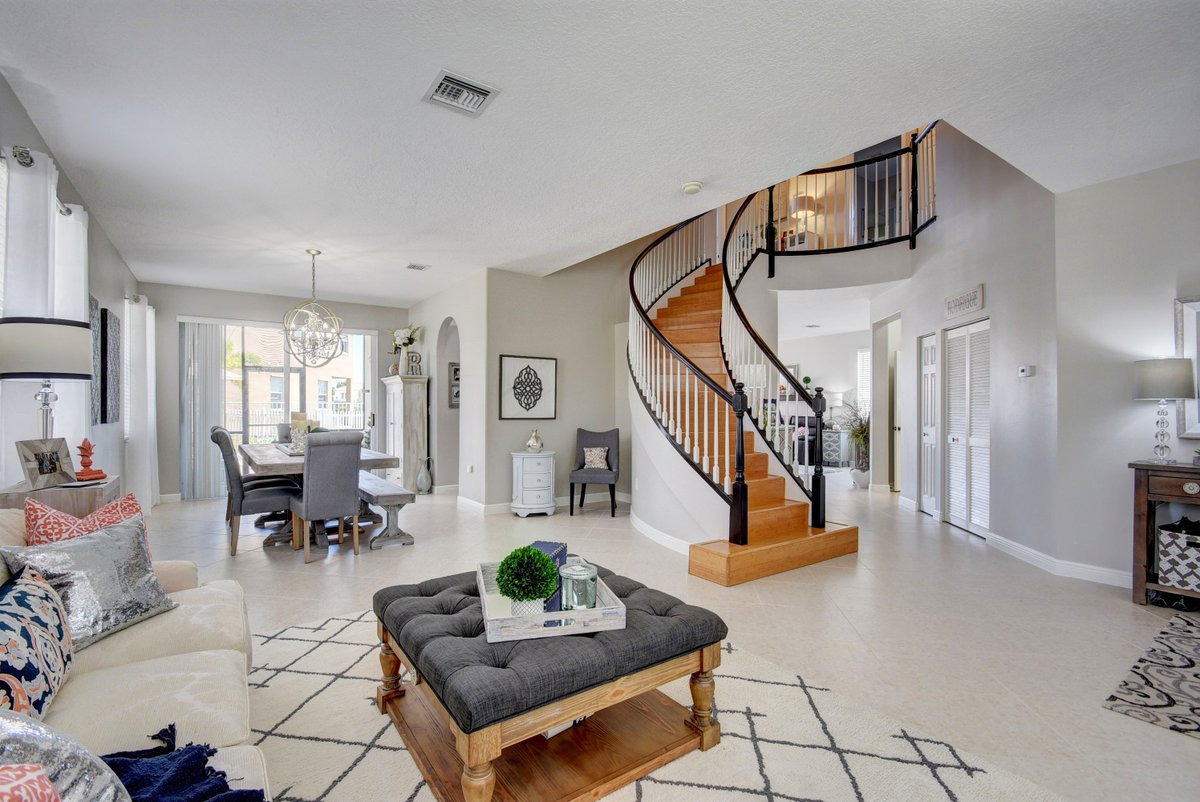 SPosFla's tweet photo. Check out this spectacular 5 Bedroom 2.5 Bathroom #Waterfront #Pool #Home located in #OlympiaFL – #WellingtonFL!

#JustListed #PalmBeachCounty #RealEstate #LangRealty #Buy #Sell #NewListing #HouseForSale #FloridaHome #ImARealtor #RAPB #Realtor https://t.co/1MGjJicvdn
