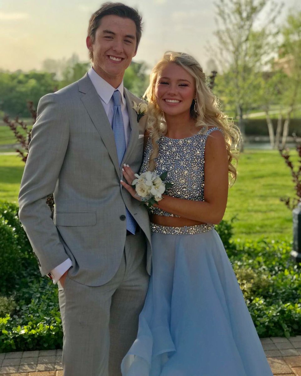 Carson_Evans0's tweet photo. Park the rarri just to ride the Wraith
I went to prom with the best date https://t.co/lwDMAy8wLM