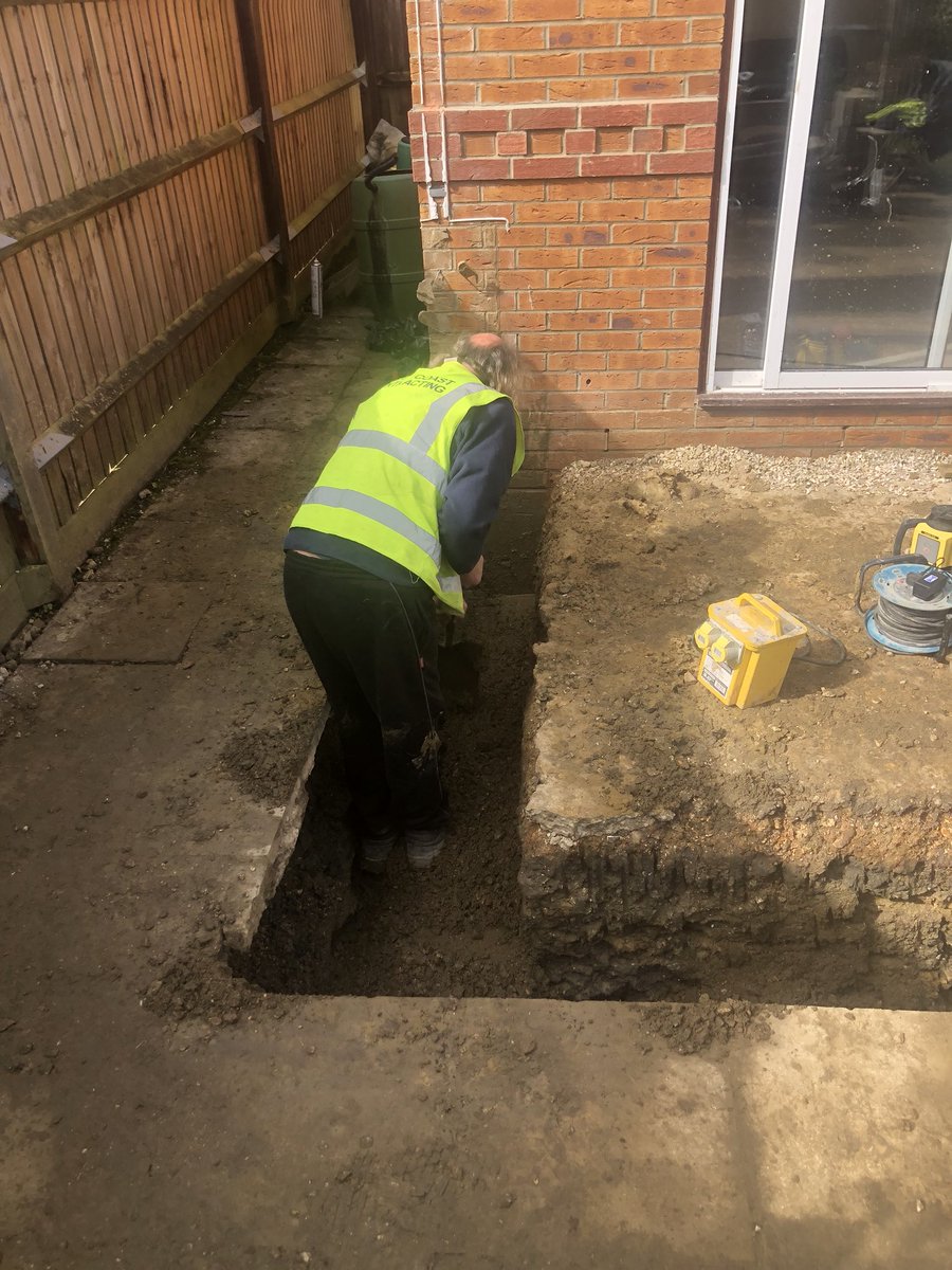 sccbuilders's tweet photo. An amazing 6m3 of concrete was poured into the footings this morning. All ready for the bricklayers to begin on Wednesday https://t.co/2cm2b1ItC5
