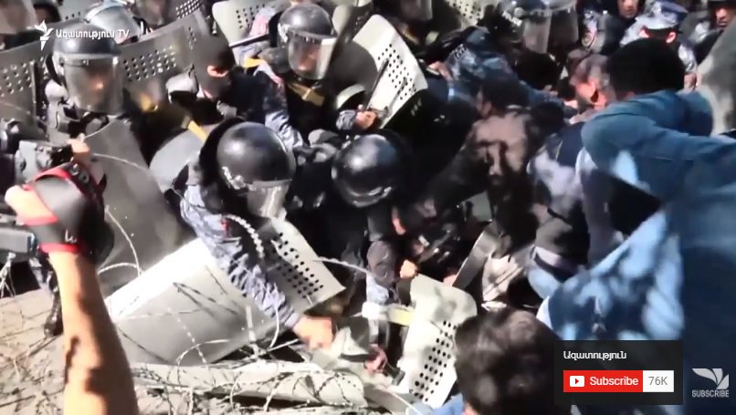 ArmenNews's tweet photo. https://t.co/zulrblQTHq Police, protesters clash in Armenia as leader stays in power https://t.co/ddu81Vtg9v