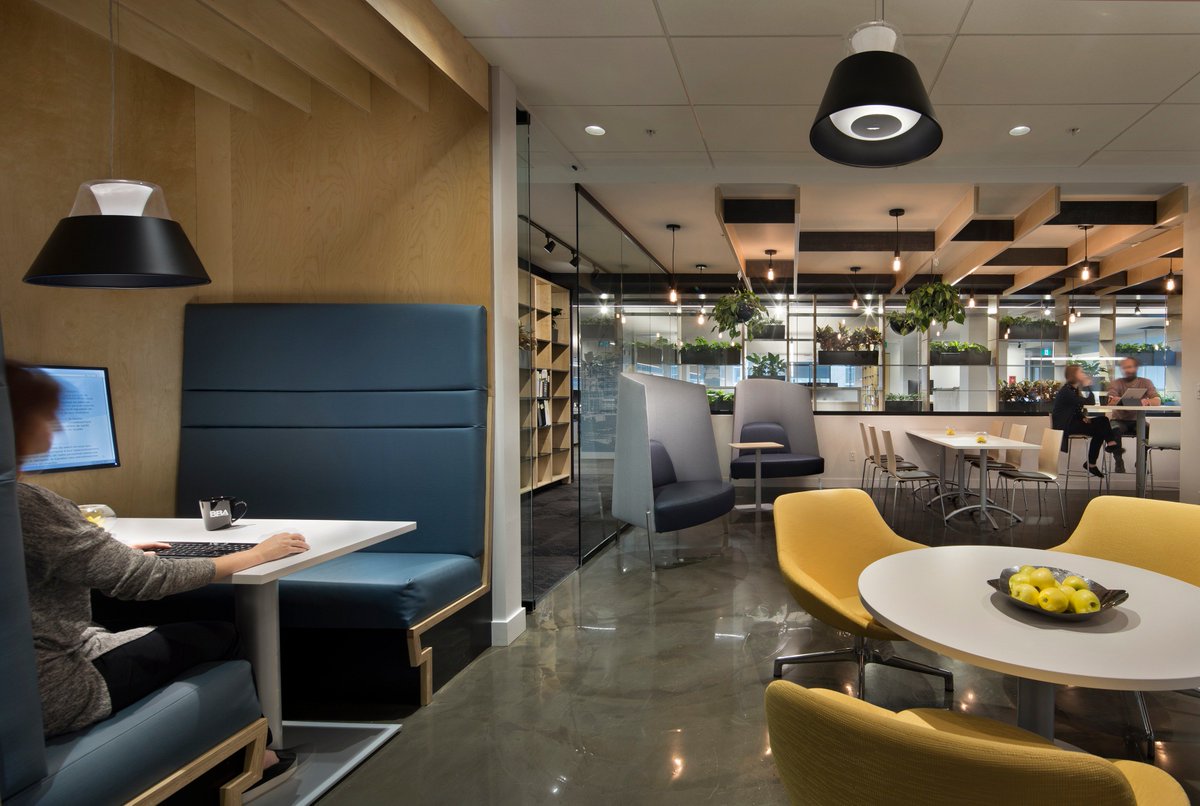 _INT_design's tweet image. Sandra Neill vous fera découvrir les nouvelles tendances pour les espaces de travail et comprendre comment le design peut encourager productivité, créativité et collaboration dans les organisations!
 
Billets : sidim.com/event-schedule… 
Crédits photos : Claude-Simon Langlois