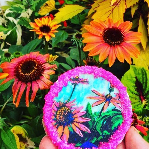 youcake's tweet photo. Decorate with YouCake edible toppers- so pretty - cookies by @itsbrooklynbaked 🌸🌸🌸 https://t.co/2YVwG9DNJj https://t.co/TOxgXP90TP
