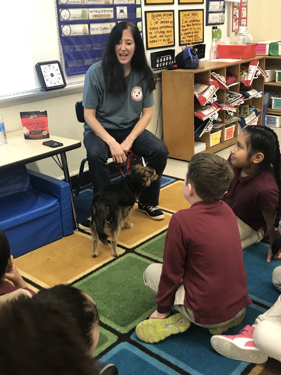 What a great way to start our week! Ms. Mendez and Juno came to visit us this morning to teach us about the Muttigree program and how we can help out! <a href="/Juno76Q/">Juno</a> <a href="/CarinaCarias/">Carina Mendes-Carias</a> 🐕❤️🐾