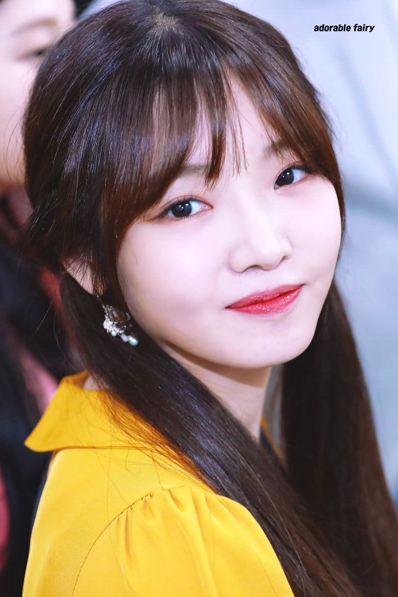 98_11_23's tweet photo. 180416 김공 입국 고화질
#프로미스나인 #fromis_9 #지선 #노지선 https://t.co/c6NoSLIni9