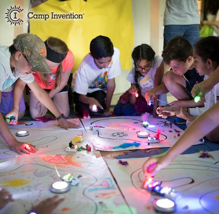 MacKidHendricks's tweet photo. Camp Invention is being held at Plainfield and Pittsboro! In this year’s program, Fast Forward, your kiddos will become robotic pet vets, design futuristic vehicles, build their own smart home &amp; invent something new every day! #ad Register at https://t.co/2zq7KX4lXP. https://t.co/fQb4NLuVgt
