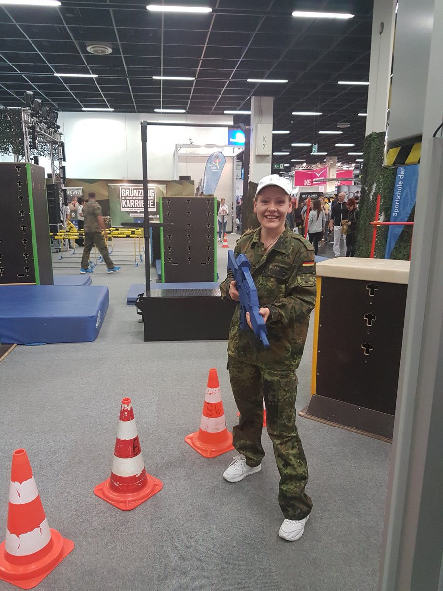 eXperienceyourp's tweet photo. #Iza von #experienceyourpower hat gefallen  am #parcours der #bundeswehr auf der #fibo2018 gefunden… https://t.co/e6PUnn4Dt6 

#expyp #experienceyourbootcamp #bootcamp  #befit #parcours
follow: https://t.co/LoB51Itw6g
visit: https://t.co/Mp4Mi0O02J https://t.co/inCf2qw0eK
