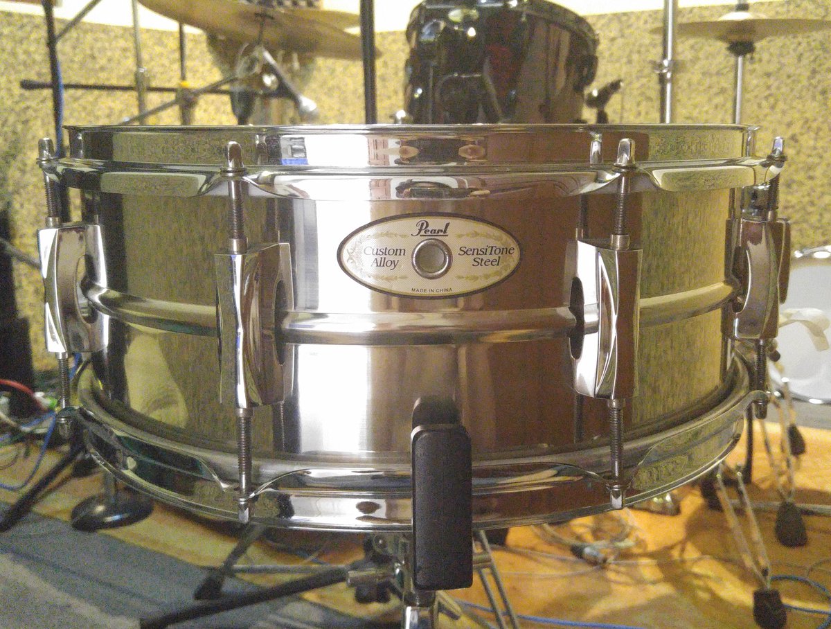 beearin's tweet photo. Jual snare pearl sensitone brushed steel 14"x5.5" kondisi mulus no minus. Lokasi cibubur. Price 1.6 nego yg minat WA 087776522339 thx @DrumBagus https://t.co/xQsraEynqf
