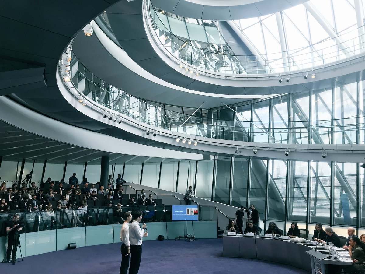 JulietaOse's tweet photo. At City Hall this afternoon for the #MayorsEntrepreneur finals ✌🏼 Good luck to everyone pitching! https://t.co/VPLEbogpt1