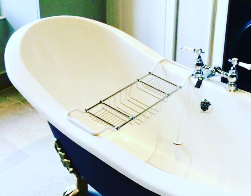 We love what we do!

The gorgeous Gitcombe House, prepared to perfection ready for new guests arrival today.

Packed with period features, timeless elegance and all the luxuries you’d expect from a high end let.

Happy Monday! 

#devon #dartmouth #totnes #holiday #holidayhome