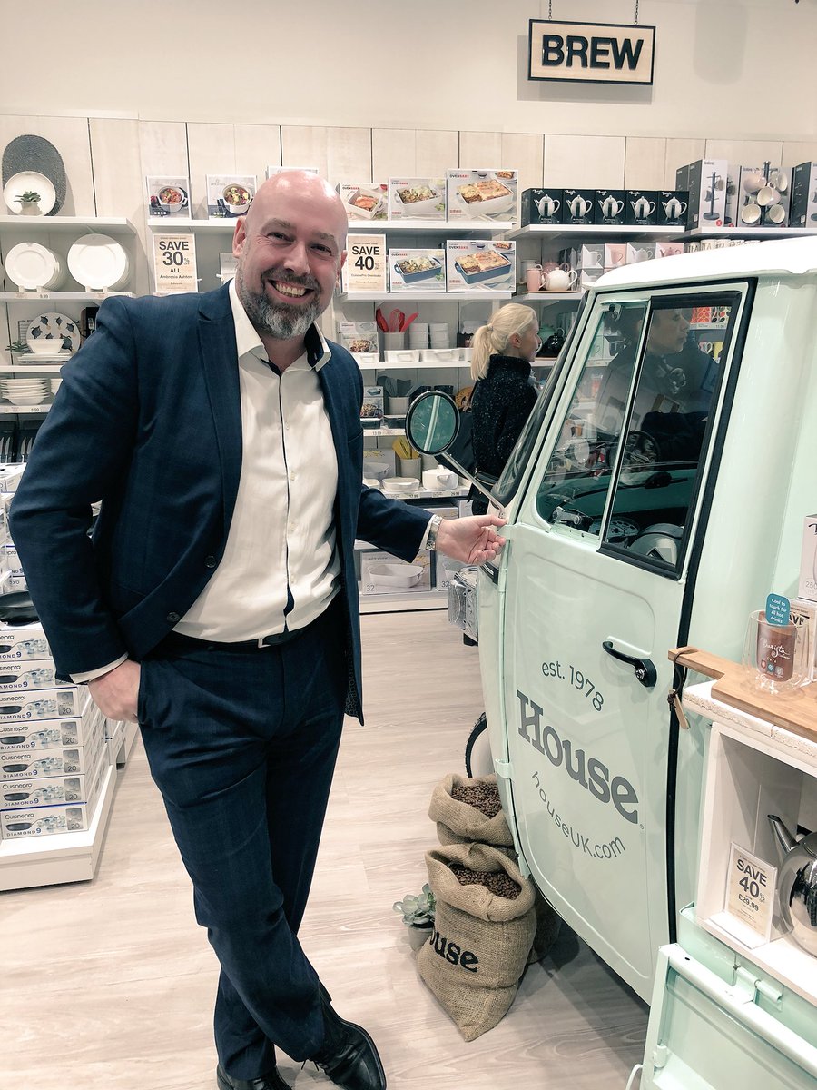 .<a href="/KieranBowden/">Kieran Bowden</a> new ride?! Love it! <a href="/HouseRetailAus/">House</a> #retaildesign