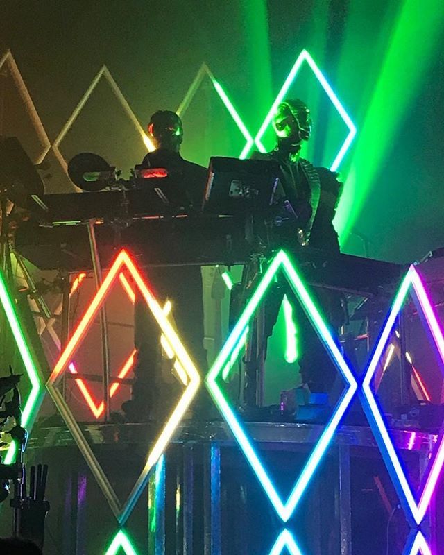 treehouseticket's tweet photo. Presale for Tokio Hotel in Berlin on the 21st of April ends this Wednesday 5 pm (CET)! Don't miss the chance to see the boys for the last time on stage this year!!!😱 Limited amount of regular tickets will be available at the venue. #tokiohotel #dream… https://t.co/PXaK77wIS3 https://t.co/tLB1xTJUC6