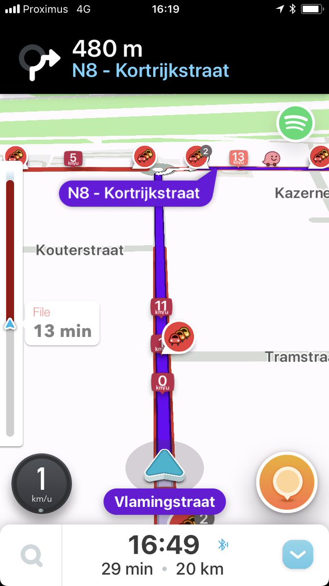 Wat is er gaande in #Wevelgem? Sta hier al 20 minuten, nog geen meter geschoven 😡