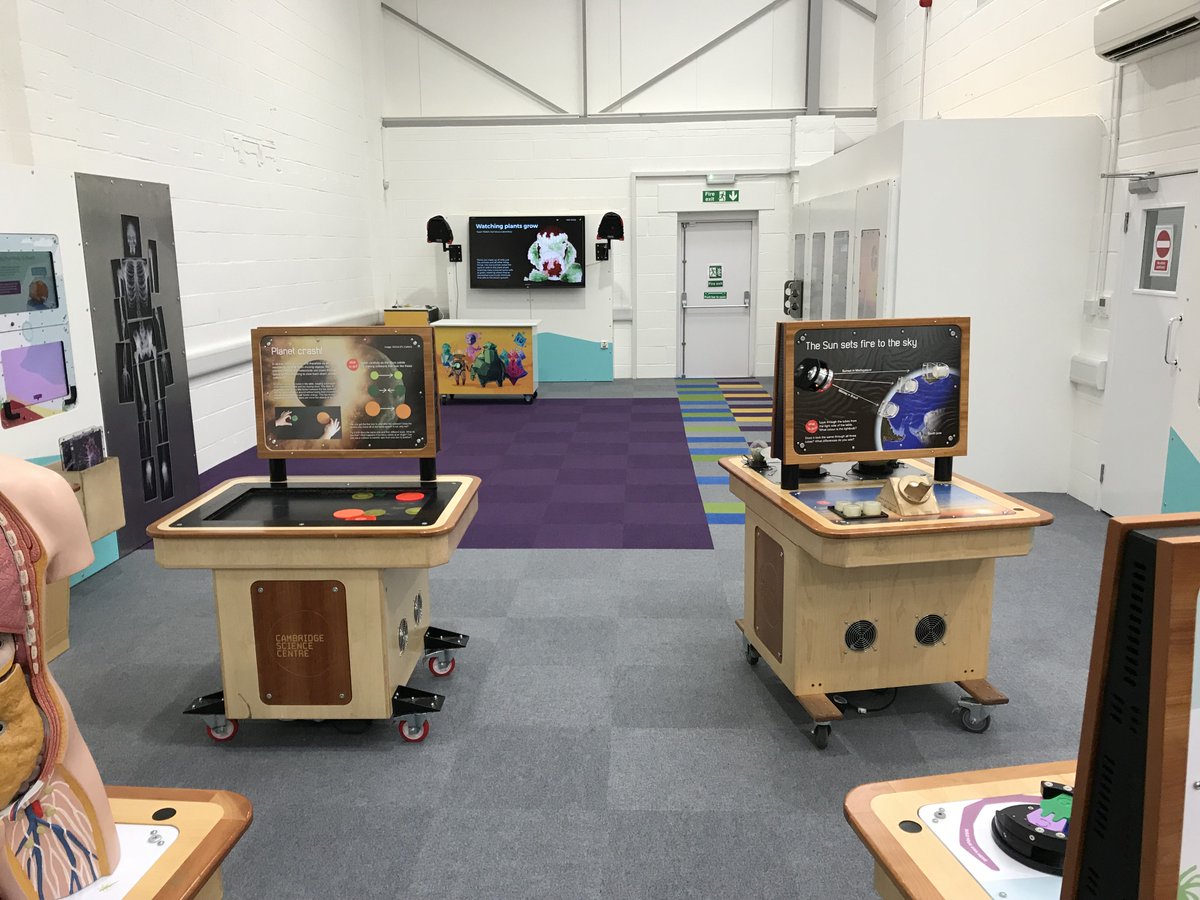 FulcrumProjects's tweet image. Our Infofloor cable management flooring installed at Cambridge Science Centre. Looking smart, allowing easy access to cables so that displays can be moved around #winwin #infofloor #cambridge