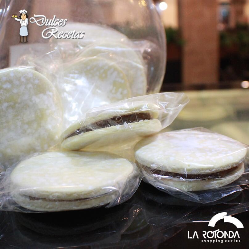cclarotonda's tweet photo. Un delicioso alfajor de Dulces Recetas para endulzar el alma. https://t.co/UXrvSHDiKA