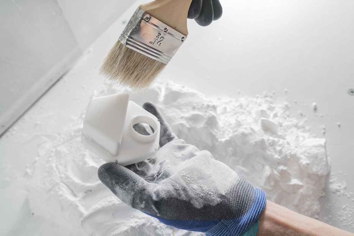 BMWGroup's tweet photo. 3D printing expertise on a new level: The BMW Group invests more than €10 million in a new Additive Manufacturing Campus near Munich. It will foster the latest technologies and strengthen BMW Group’s pioneering role. #BMW #BMWGroup #3Dprinting #AdditiveManufacturing #innovation https://t.co/D9KgDItKz5