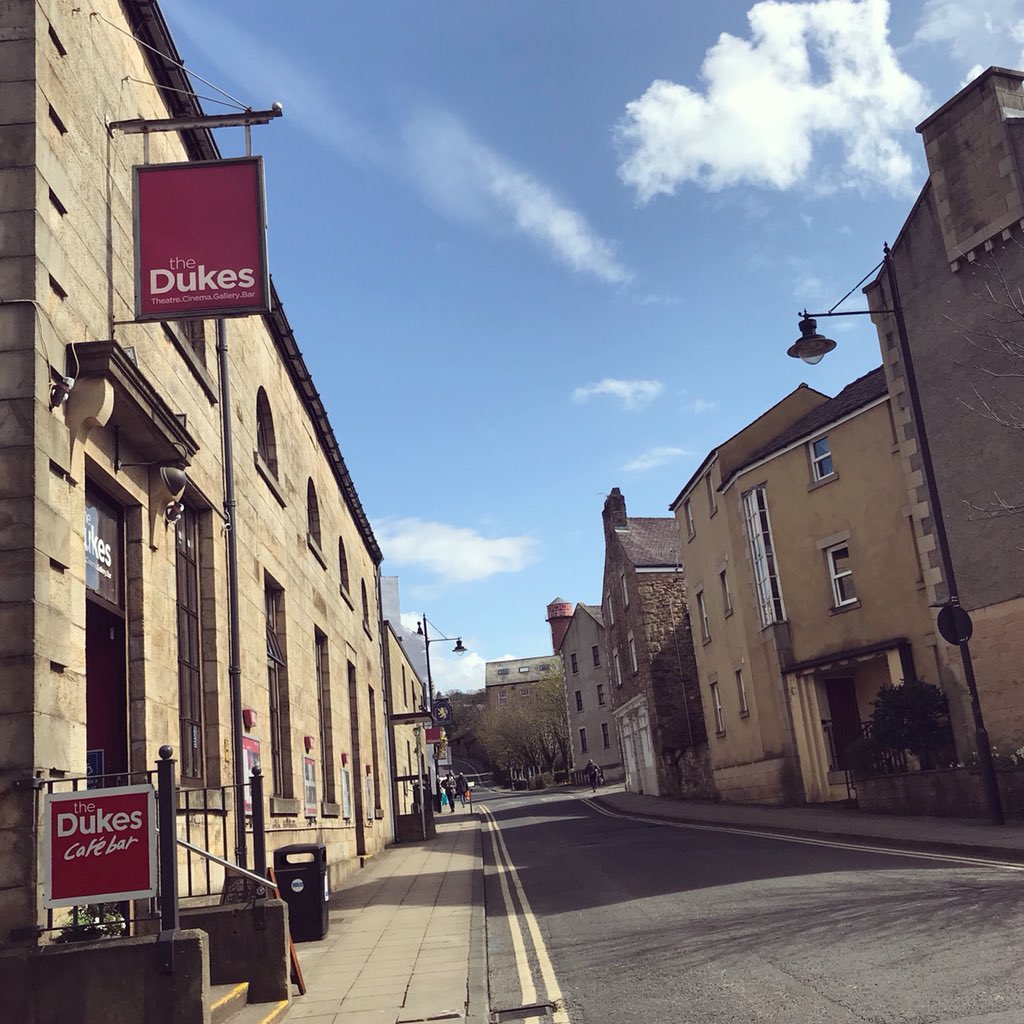 TheDukesTheatre's tweet photo. ☀️☀️☀️ Beautiful sunny day in #Lancaster today! 

We’re already looking forward to heading up the hill to @WilliamsonPark in the summer for our outdoor park show, #TheThreeMusketeers ⚜️⚔️

Book before the end of April you’ll save £2 per ticket! 

https://t.co/oR5JFKDq9Q https://t.co/3N7P4WlaAA