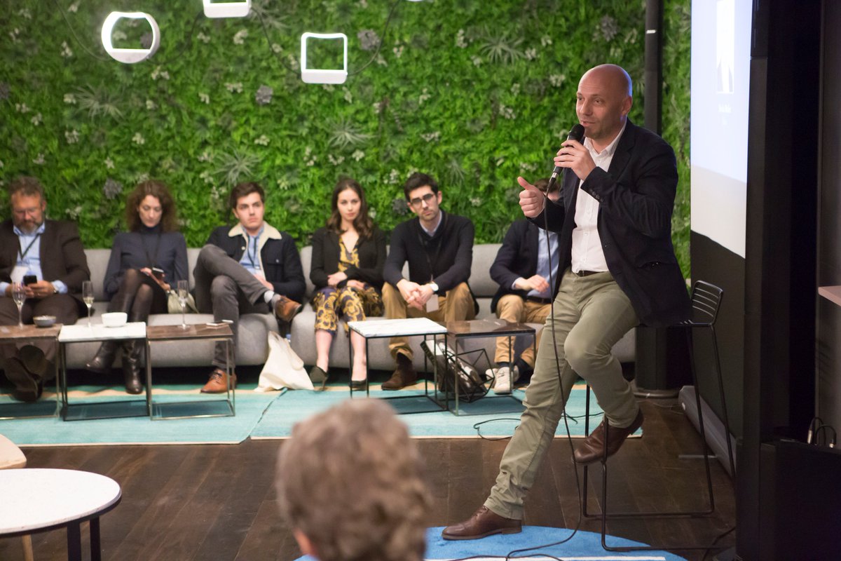 brightness_fr's tweet photo. Le Club B|fore continue d’explorer le futur en présence d’experts de renom. Lors de la dernière rencontre, les organisations décentralisées étaient au coeur du débat ! #Bfore
📷 Retrouvez toutes les photos par ici : https://t.co/UzJMO0aLnq https://t.co/ngpsyx11Hh