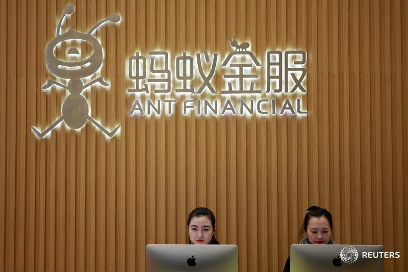 ReutersBiz's tweet photo. Best of #ReutersFintech:
- Warburg Pincus in talks to invest in in China's Ant Financial https://t.co/cE52EWRIA2
- Nearly $3 million stolen from Indian cryptocurrency exchange Coinsecure https://t.co/ZegvMXk1Ic https://t.co/5KdwQ2ar8d