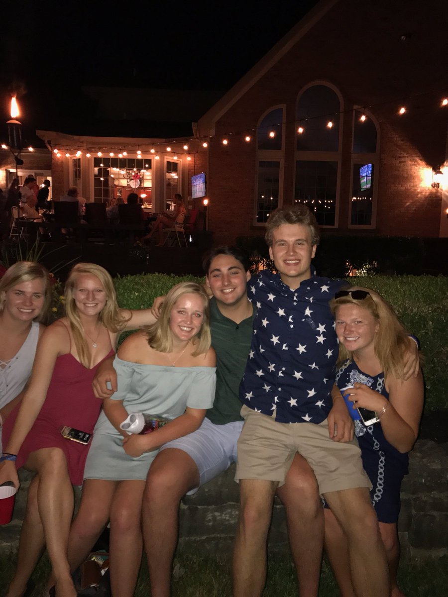 Hunter_z10's tweet photo. Happy birthday Zachary hope you have a great day! Love ya❤️ @ZRohling https://t.co/RjS8JaUsVX